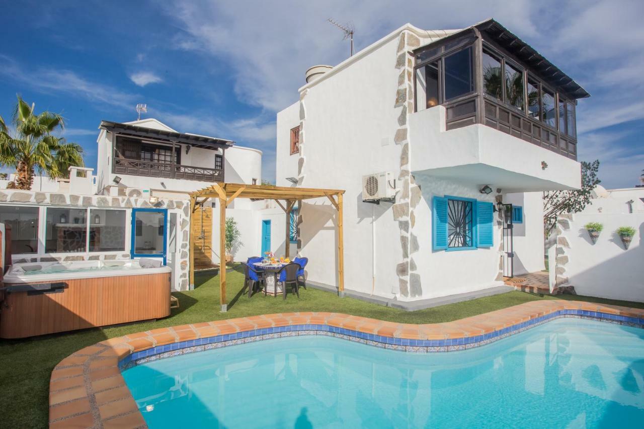 Palm Villa ปูแอร์โตเดลคาร์เมน ภายนอก รูปภาพ